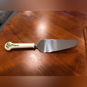 Lenox Christmas cake/pie server decorated with holly. Metal and porcelain